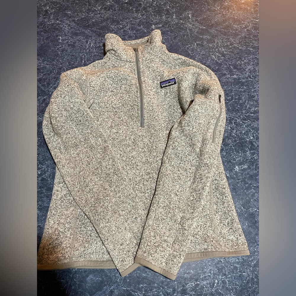 Patagonia women’s quartet zip with arm zipper pocket